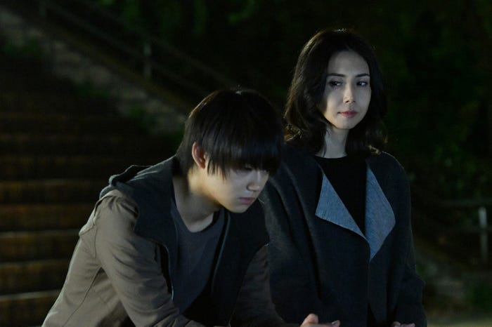 ドラマ『砂の塔~知りすぎた隣人』第5話より(C)TBS