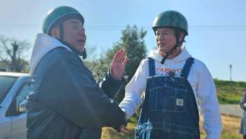 唐沢寿明 スイカヘルメットにオーバーオールで「出川哲朗の充電させてもらえませんか？」に出演