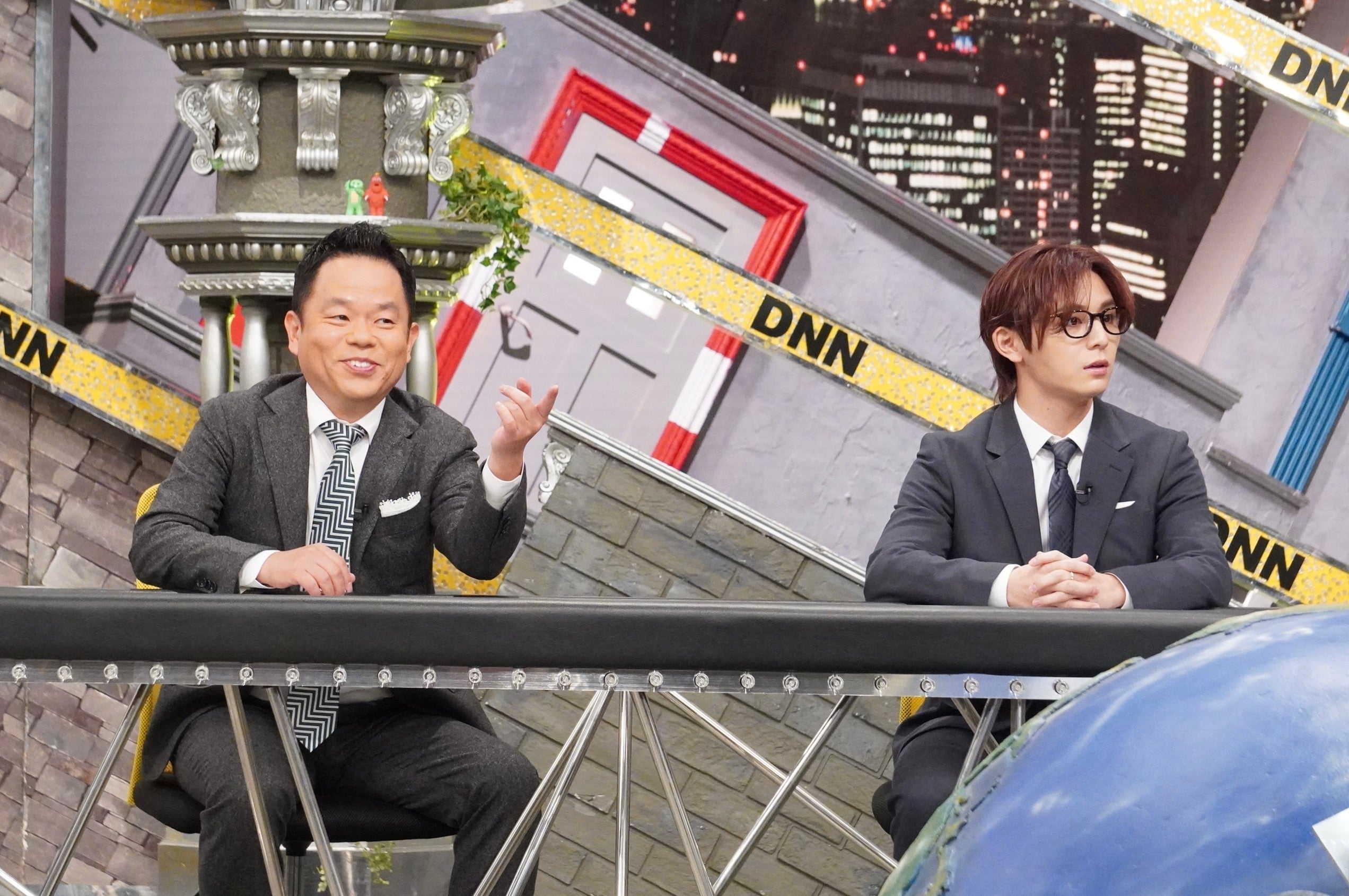 津田篤宏、山田涼介（C）フジテレビ