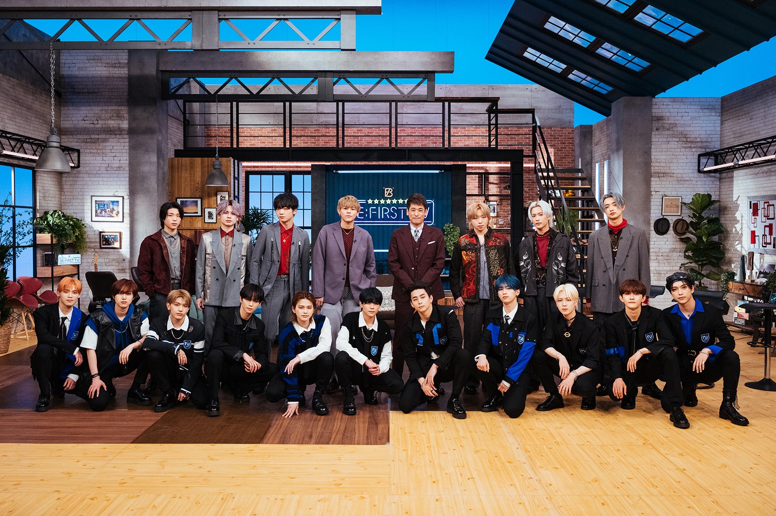 （前列）INI（後列）BE:FIRST、佐藤隆太 （C）日本テレビ