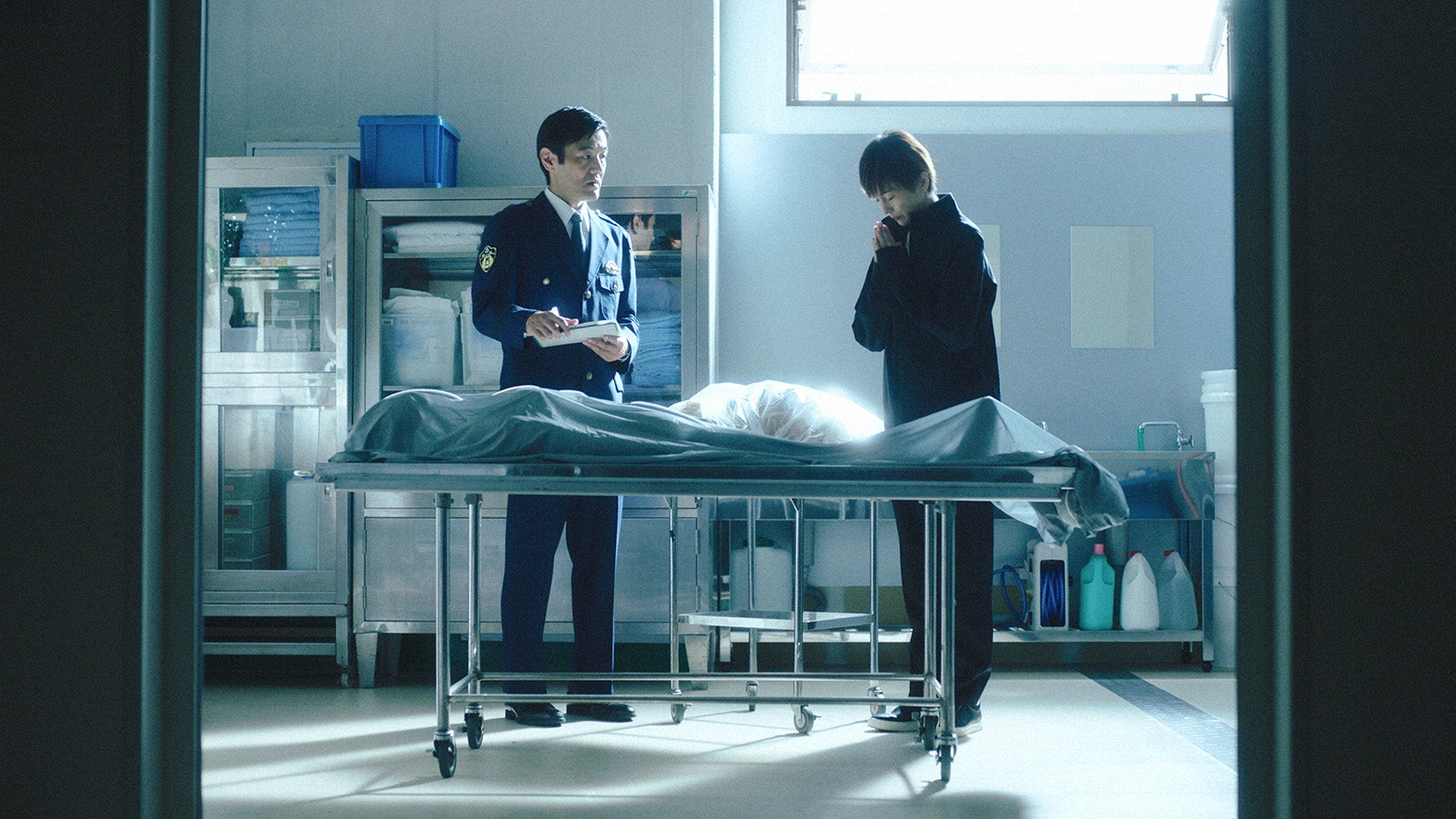 「エンジェルフライト 国際霊柩送還士」第4話より（C）NHK