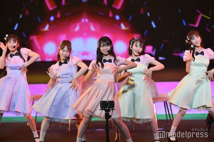 谷口めぐ、倉野尾成美、山内瑞葵、田口愛佳、長友彩海「MX祭り!AKB48 60th Single『久しぶりのリップグロス』発売記念コンサートin武道館2022 柏木由紀プロデュース~僕はずっと忘れない~」 (C)モデルプレス