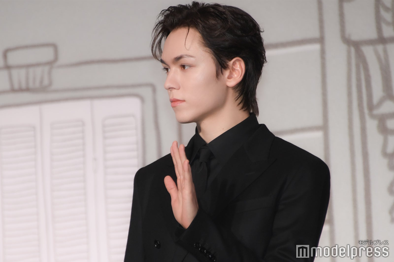 VERNON（バーノン）（C）モデルプレス