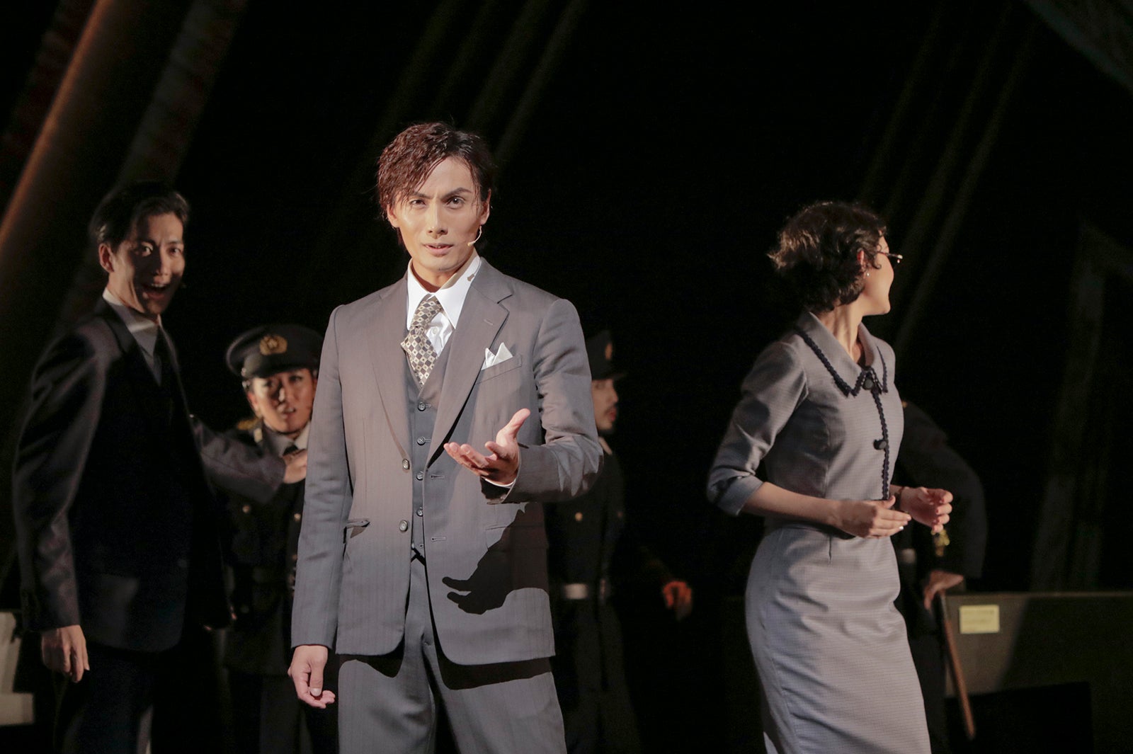 「怪人と探偵」フォトコールより（提供写真 撮影：岡千里）