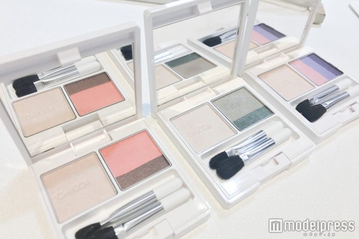 (右から)01ローズキャンドル、02 部ロンジーガーデン、EX01 サファイアムーン(限定色)(C)モデルプレス