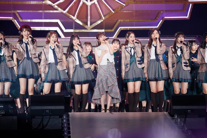 「指原莉乃11年ありがとう!大感謝祭」より(C)AKS