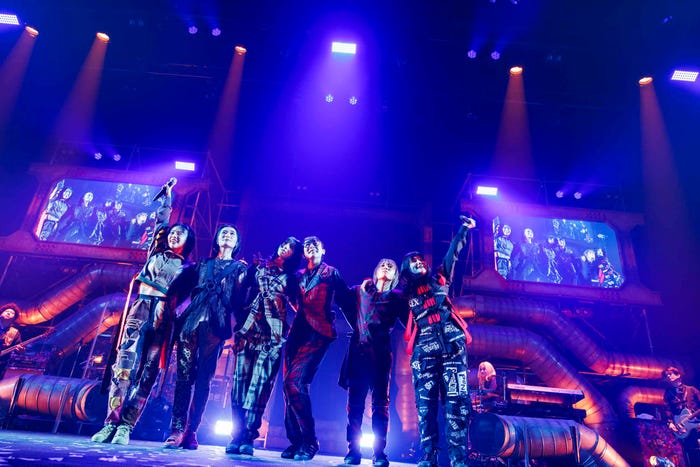 BiSH「PUNK SWiNDLE TOUR at あきた芸術劇場ミルハス公演」より(提供写真)