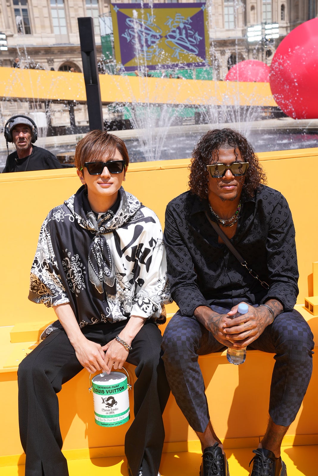 ルイヴィトンジャケット　西島隆弘着用 Nissy(西島隆弘)、オレンジのダミエ柄ジャケットで登場 ルイ・ヴィトン