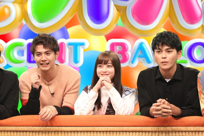 (左から)片寄涼太、橋本環奈、眞栄田郷敦(C)フジテレビ