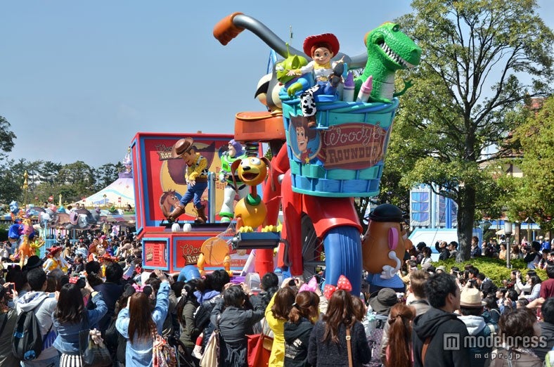 東京ディズニーリゾート30周年パレードがスタート／「ハピネス・イズ・ヒア」パレード公開