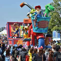 東京ディズニーリゾート30周年パレードがスタート/「ハピネス・イズ・ヒア」パレード公開