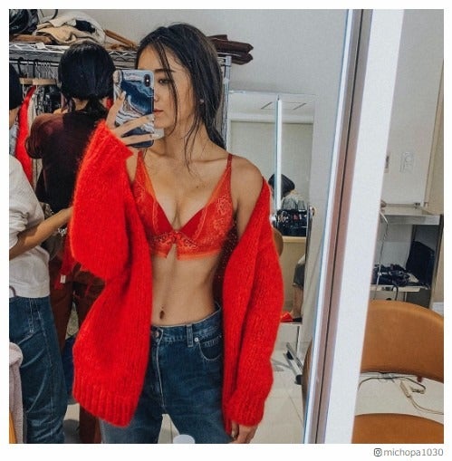 みちょぱ、美バスト＆腹筋披露に「美しすぎ」「これぞ理想体型」の声