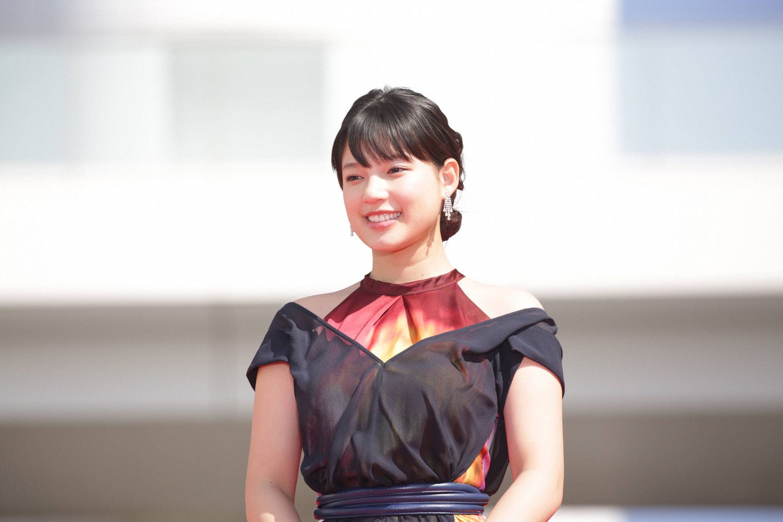 真野（錦戸亮）、人気女優（石井杏奈）の周囲で起こった殺人事件を探る「トレース～科捜研の男～」＜第8話あらすじ＞