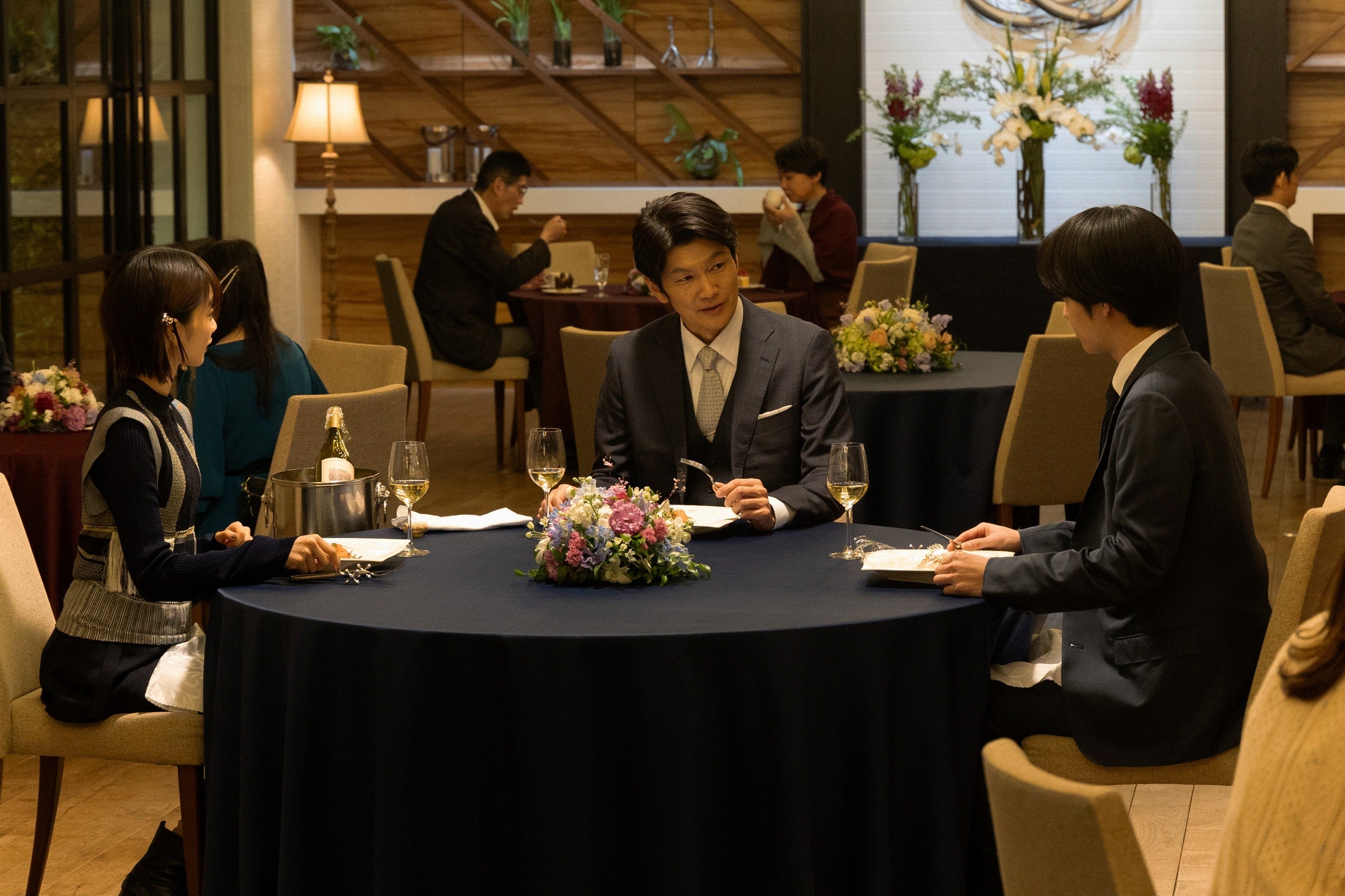 （左から）見上愛、丸山智己、赤楚衛二「Re:リベンジ-欲望の果てに-」第5話より（C）フジテレビ