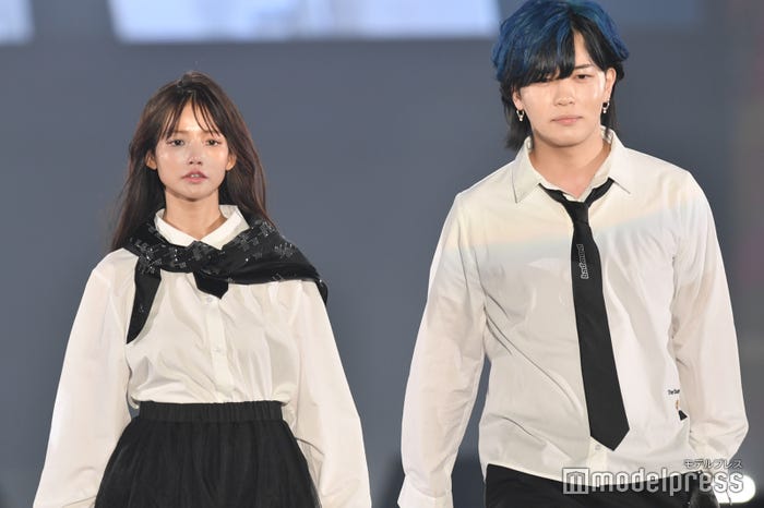 (左から)ハ・ヨンス、ロケマサ(C)モデルプレス