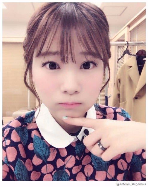 重盛さと美の可愛すぎるシースルーバングは 自分で切っています 本当に若返る 切り方のコツとは モデルプレス 重盛さと美の可愛すぎるシースルーバングは 自分で切っています 本当に若返る 切り方のコツとは モデルプレス