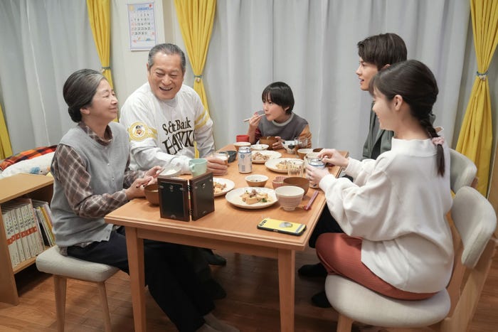 宮崎美子、松平健、宮崎莉里沙、佐野勇斗、橋本環奈「おむすび」第102話(C)NHK