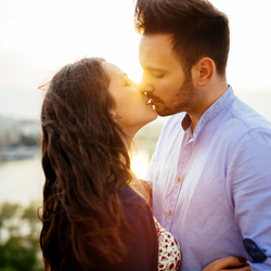 この強引さが堪らない…女性が溶けちゃう「俺様なキス」とは