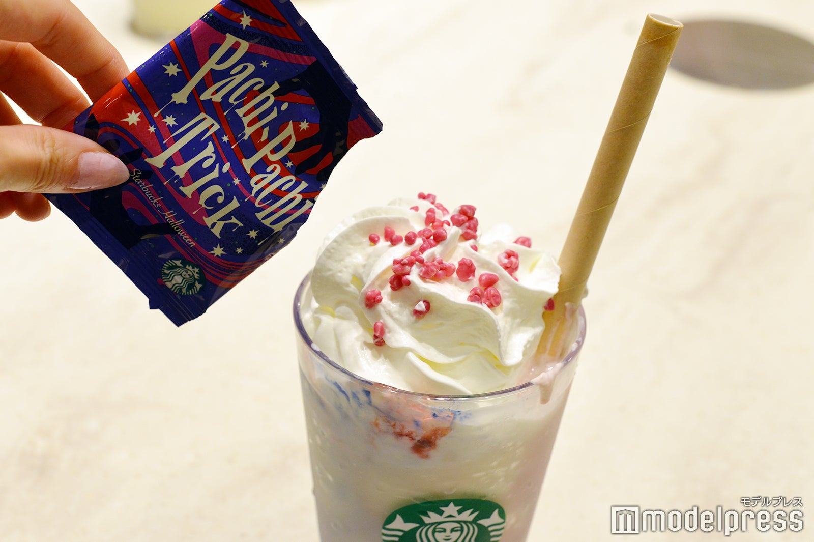 最初はそのまま味わい、途中からアクセントを足しても〇（C）モデルプレス