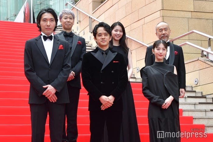 (上段左から)手塚とおる、西野七瀬、塚本晋也(下段左から)柄本佑、池松壮亮、浜辺美波 (C)モデルプレス