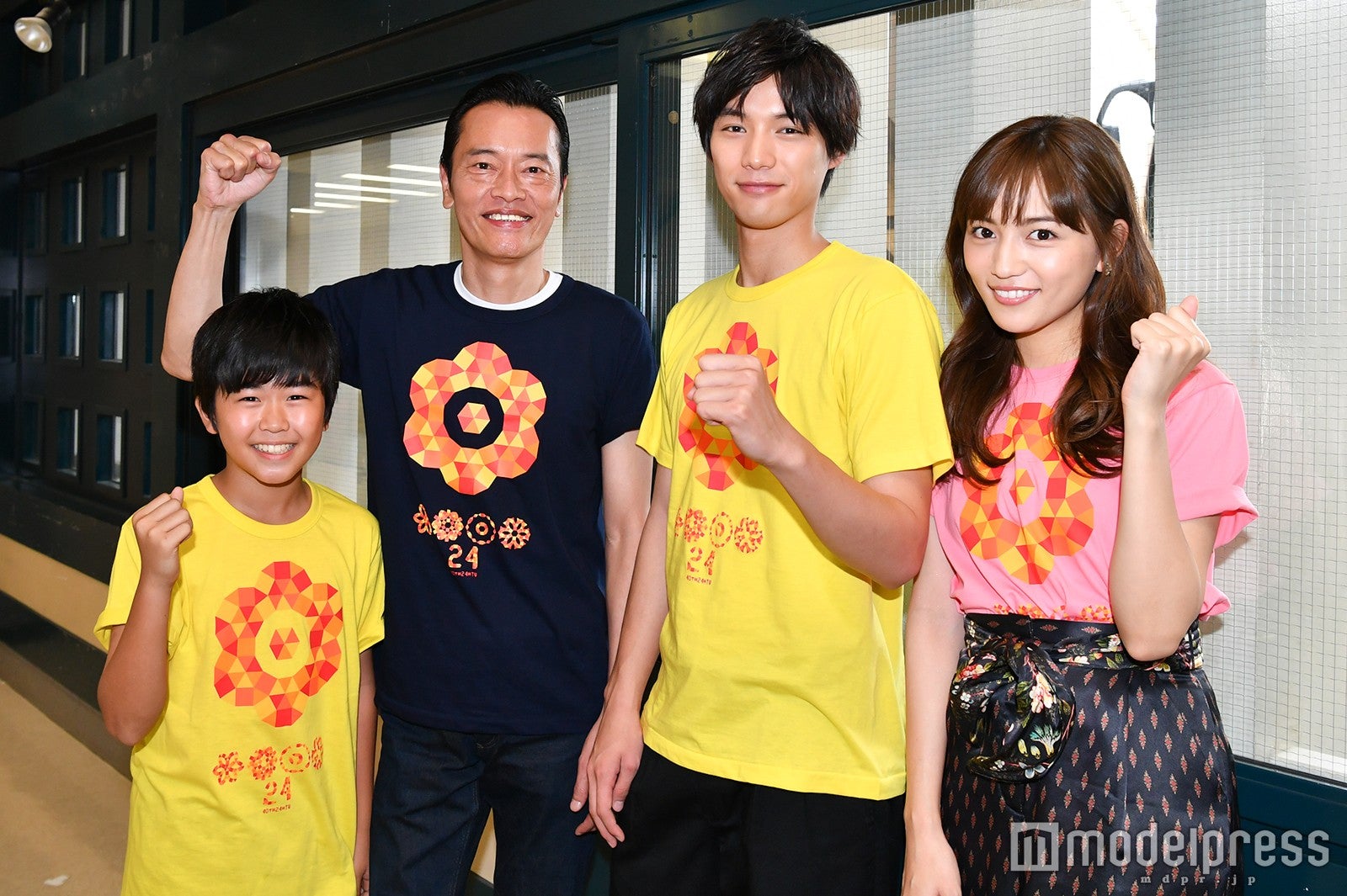 24時間テレビ 佐々木希 Akb48 福士蒼汰 川口春奈 武道館に到着した芸能人を直撃 現場密着まとめ モデルプレス 24時間テレビ 佐々木希 Akb48 福士蒼汰 川口春奈 武道館に到着した芸能人を直撃 現場密着まとめ モデルプレス