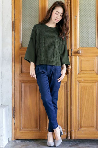 ケーブル編みフリンジニット「Pierrot」2,980円（税込）／画像提供：Pierrot