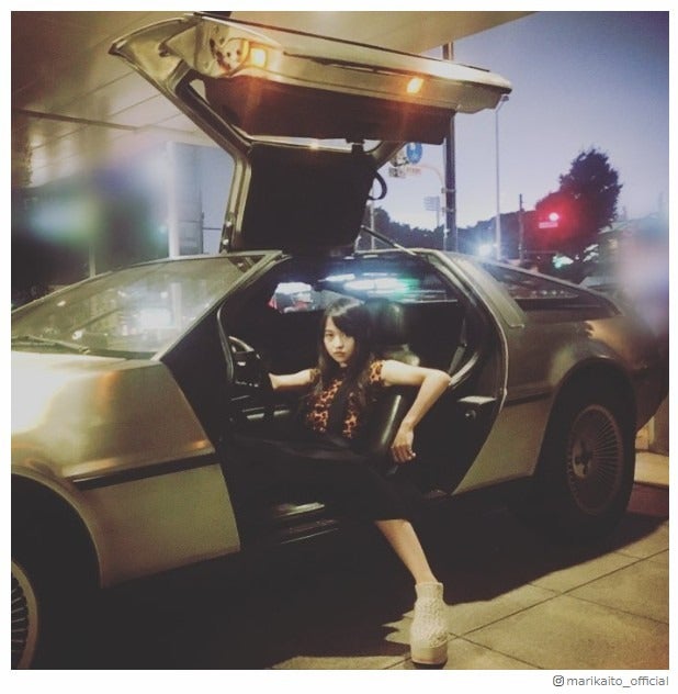 元乃木坂46伊藤万理華、高級車を乗りこなす？「かっこよすぎ」「未来から来たの？」