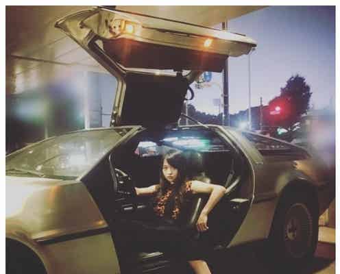 元乃木坂46伊藤万理華、高級車を乗りこなす?「かっこよすぎ」「未来から来たの?」