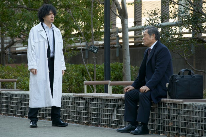 生田斗真、松平健「警部補ダイマジン」第6話より(C)テレビ朝日