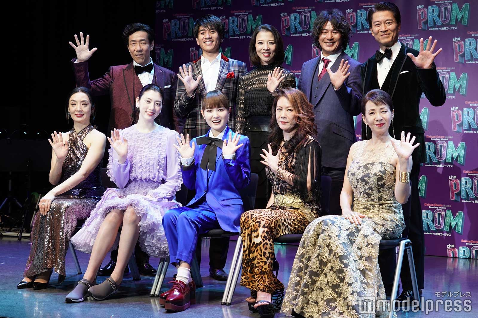 （後列左から）岸谷五朗、佐賀龍彦、霧矢大夢、TAKE、寺脇康文
（前列左から）草刈民代、三吉彩花、葵わかな、大黒摩季、保坂知寿 （C）モデルプレス