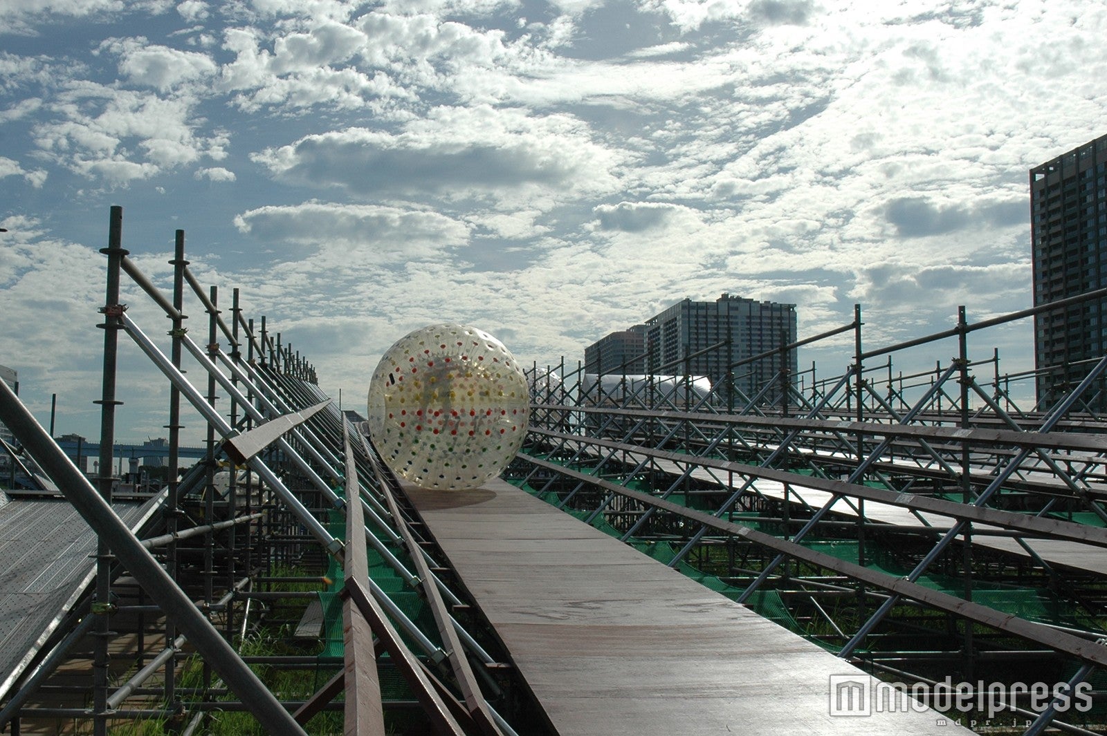 ハイドロボール／画像提供：日建リース工業