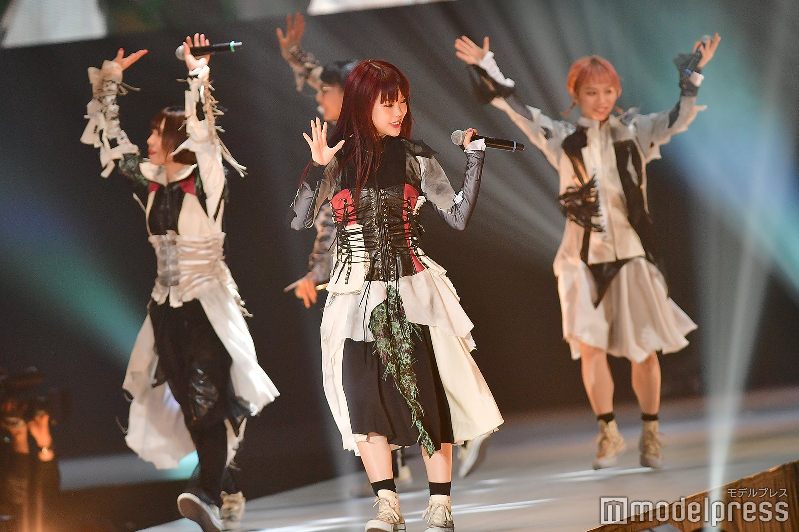 BiSH（C）モデルプレス