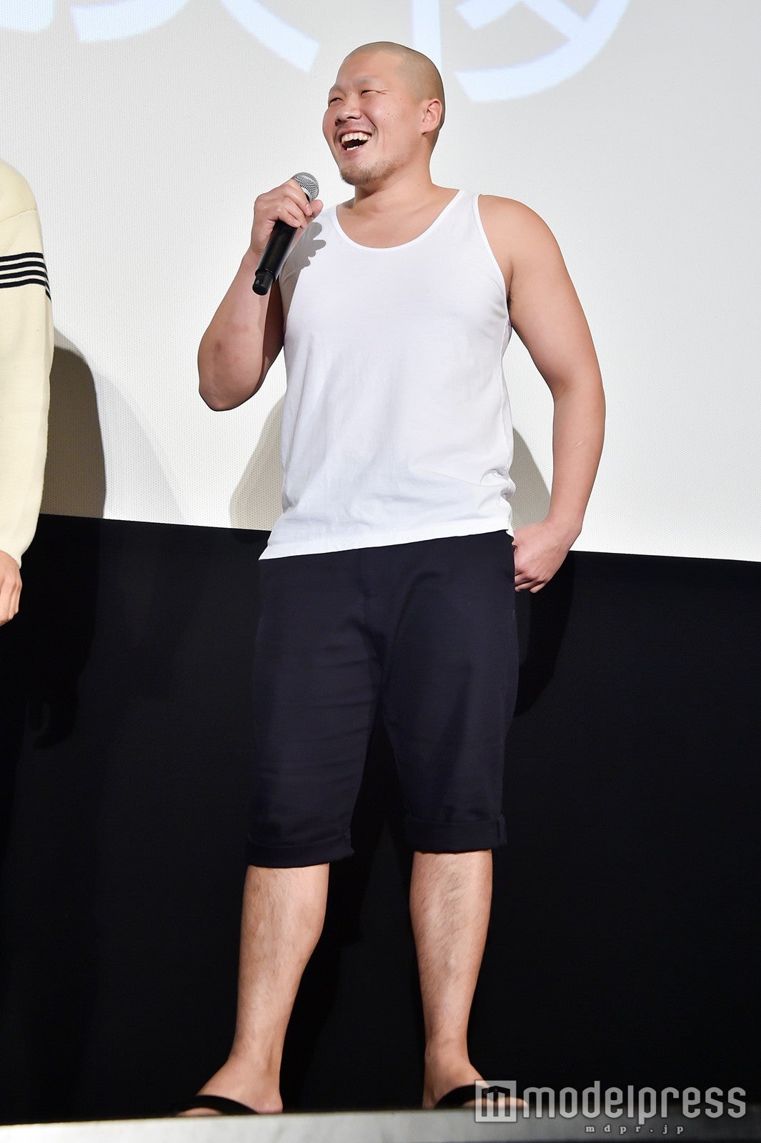 この日もタンクトップ×短パンの一ノ瀬ワタル（C）モデルプレス