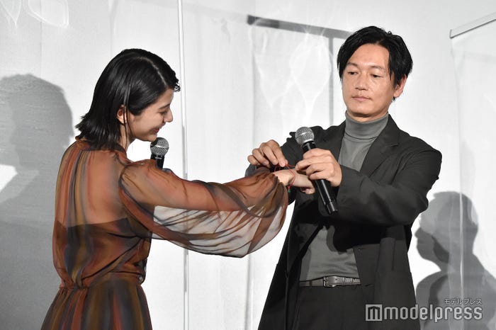 蒔田彩珠、井浦新(C)モデルプレス