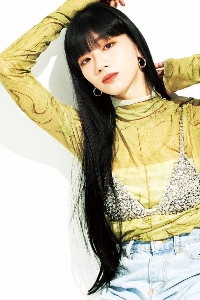 Hina「GIANNA Beauty with iconic」(12月17日発売、ナンバーセブン)より/提供画像