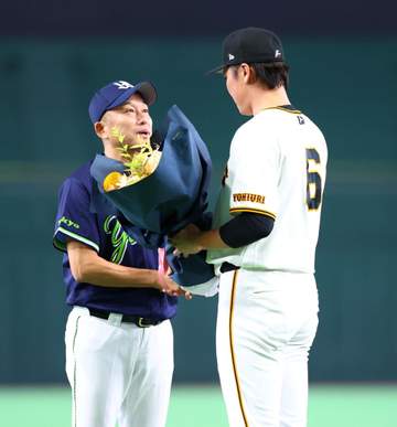 巨人 坂本勇人が石川雅規へ惜別メッセージ 意外なエピソードも披露「いつもグラウンドで会うたびに」かけてくれた一言が「嬉しかったです」