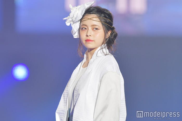 人見古都音 (C)モデルプレス