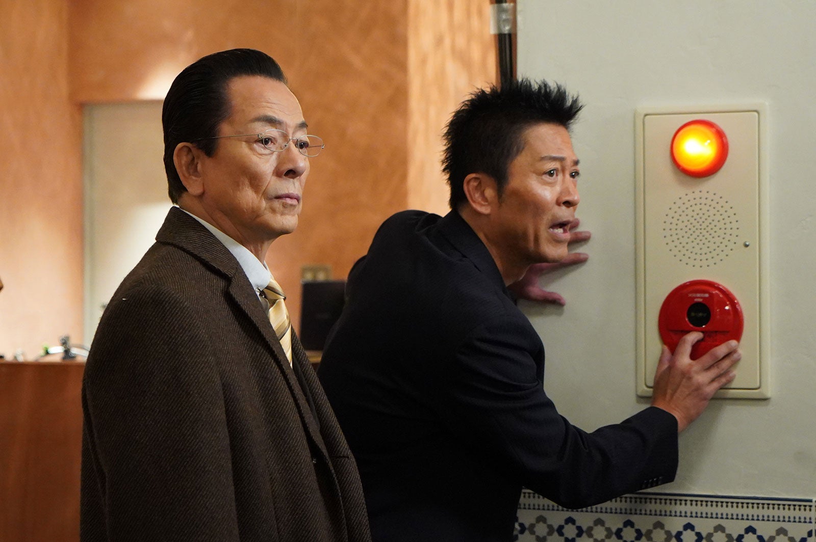 水谷豊、寺脇康文「相棒 season23」第11話（C）テレビ朝日