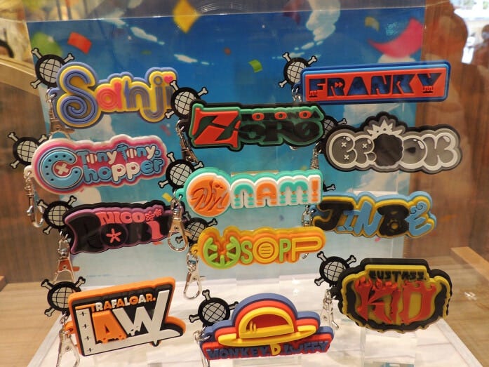 麦わらの一味や海賊たちのモチーフをデザインしたコレクタブルキーチェーン各900円。全13種