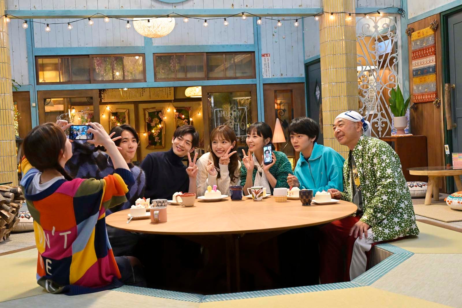 （左から）畑芽育、木戸大聖、松下洸平、川口春奈、木南晴夏、齋藤潤、高橋克実「9ボーダー」最終話より（C）TBS