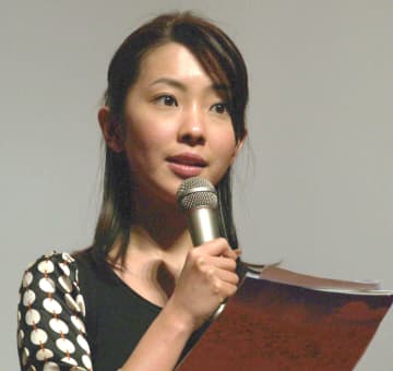 昨秋ハワイ移住の元テレ朝アナ 「いいのか」決意揺らぐ、と 娘が卒業しなかった小学校卒業式に「感涙」