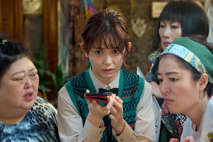 (中央)久間田琳加「家政夫のミタゾノ」第5話(C)テレビ朝日