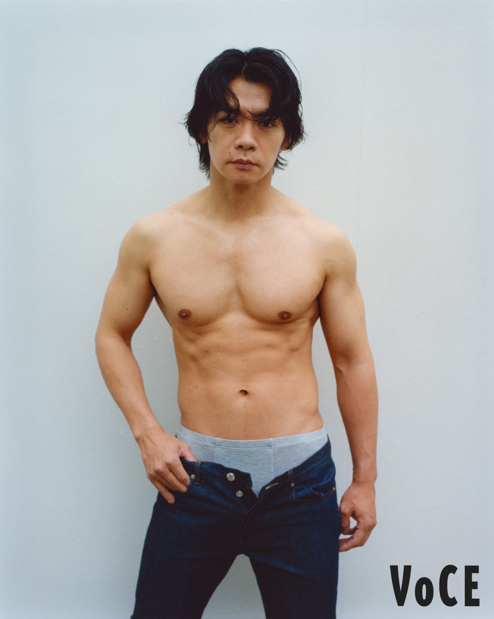 マッチョ芸人・マヂラブ野田クリスタル「VOCE」で美体グラビアに挑戦