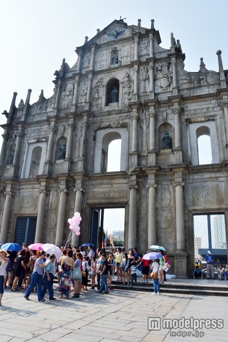 1835年の火災でファサードのみが残る「聖ポール天主堂跡」