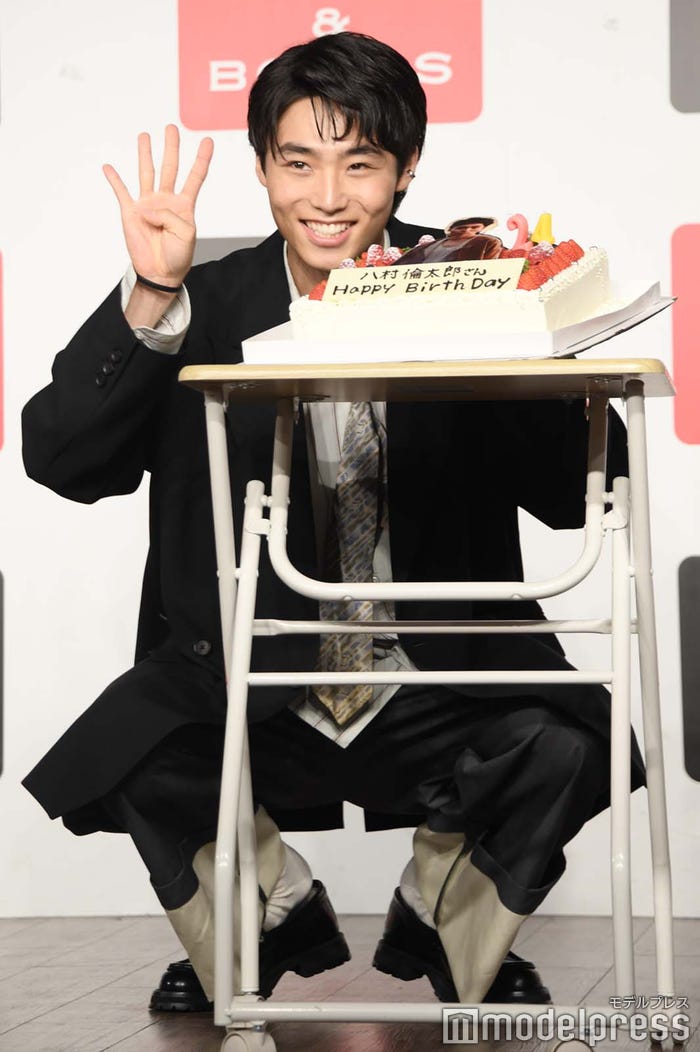 24歳を表現する八村倫太郎(C)モデルプレス