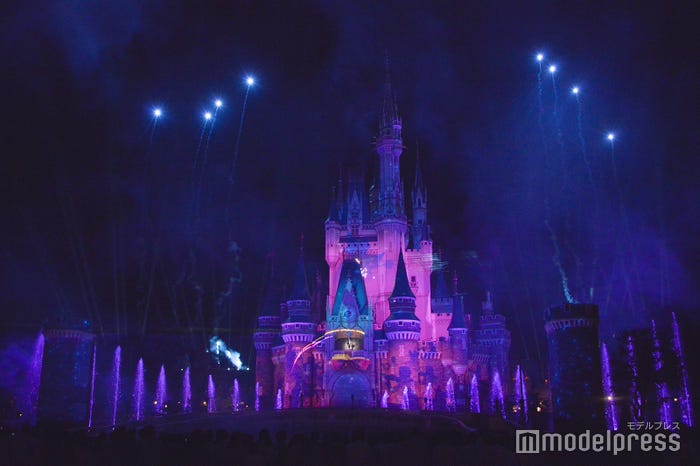 東京ディズニーランド史上最高レベルのショーがスタート Tdr35周年 ナイトタイムスペクタキュラー Celebrate Tokyo Disneyland モデルプレス 東京ディズニーランド史上最高レベルのショーがスタート Tdr35周年 ナイトタイムスペクタキュラー Celebrate Tokyo Disneyland モデルプレス