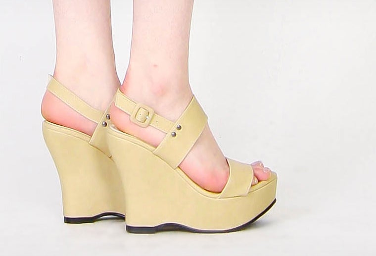 シンプル太バンドウェッジサンダル「salus」1,842円(税込1,990円)