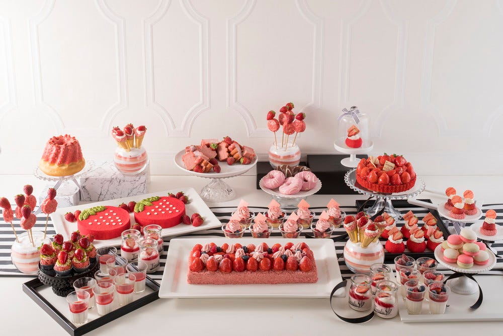 大阪「いちごドリーム:ストロベリースイーツブッフェ」いちご尽くしの夢の世界へ