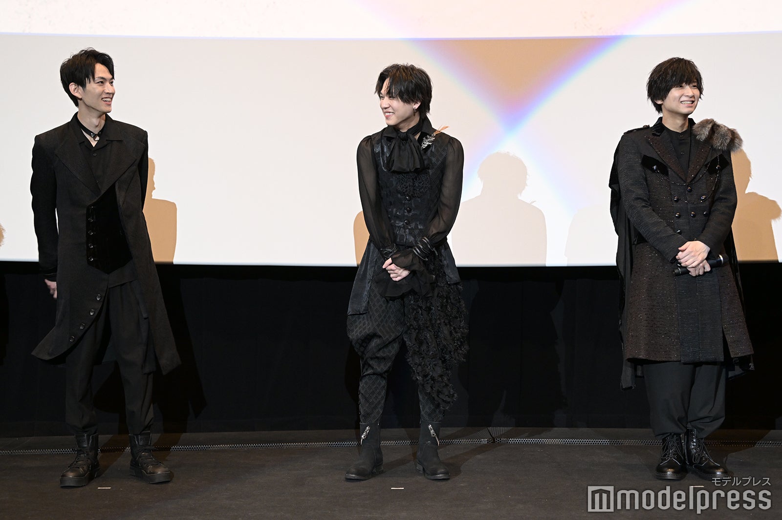 （左から）和田雅成、三浦海里、荒牧慶彦（C）モデルプレス