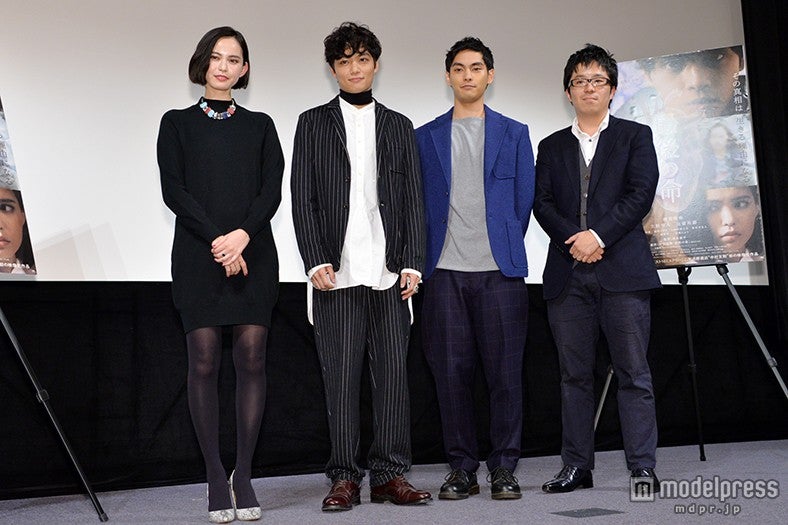 映画「最後の命」完成披露舞台挨拶の模様（左から）比留川游、矢野聖人、柳楽優弥、松本准平監督